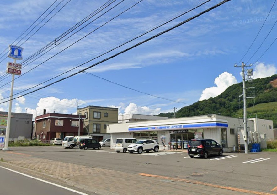 ローソン札幌石山1条４丁目店まで400ｍ