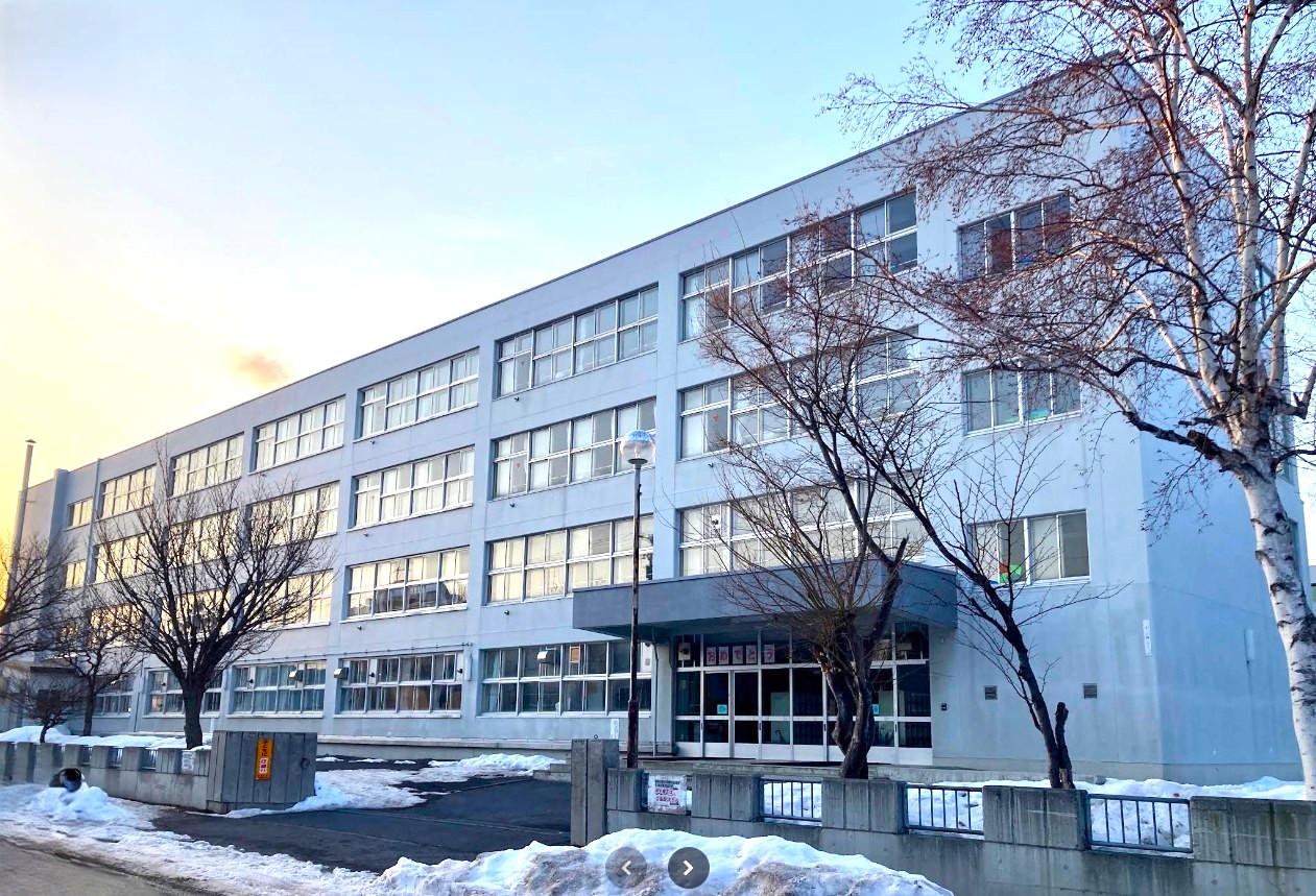 札幌市立元町北小学校まで1,100m