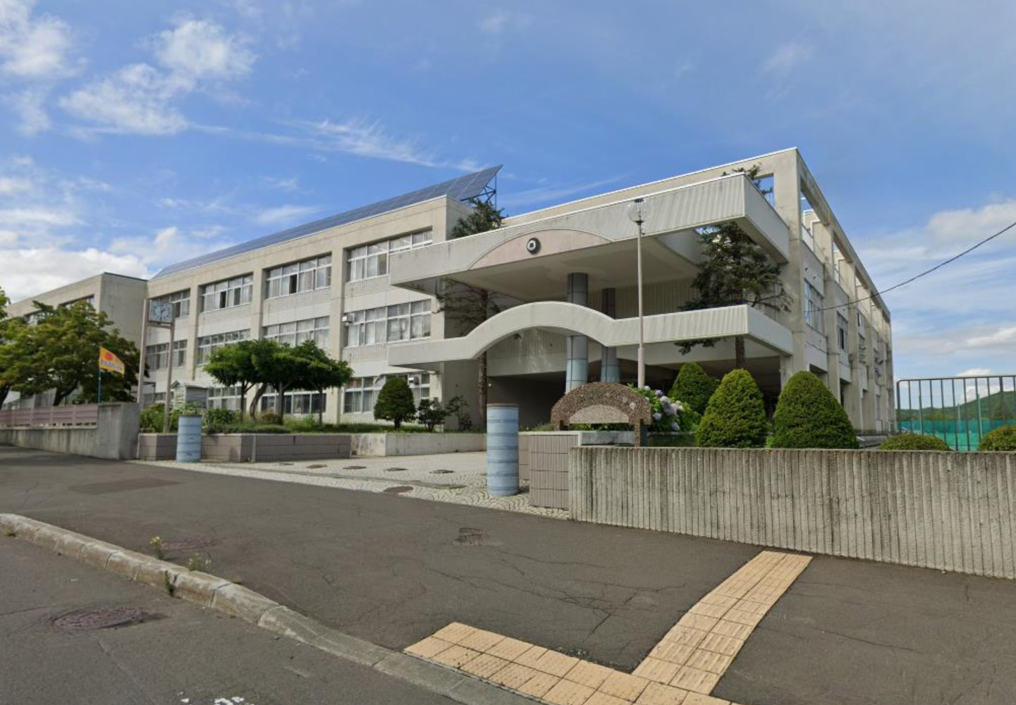 札幌市立藤野南小学校まで1530m